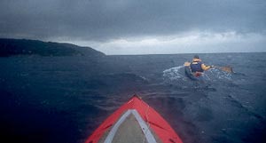 Dicke Wolken - dicke gemütliche Wellen Paddeln Elba