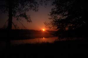 Auch hier geht die Sonne abends unter. Sonnenuntergang